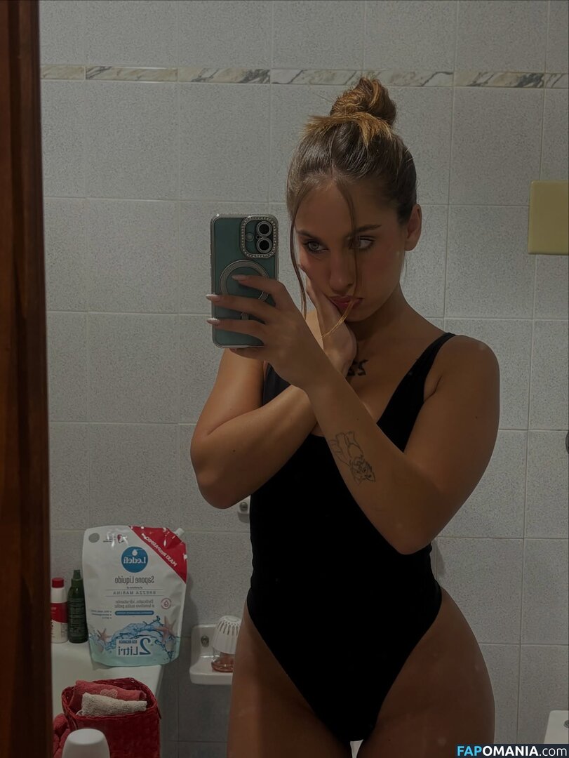 Annalisa Derelitto / itsvlisa Çıplak OnlyFans  Sızdırılmış Fotoğraf #3
