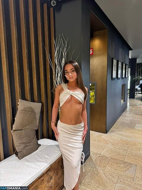 anniemaerosee Çıplak OnlyFans  Sızdırılmış Fotoğraf #1