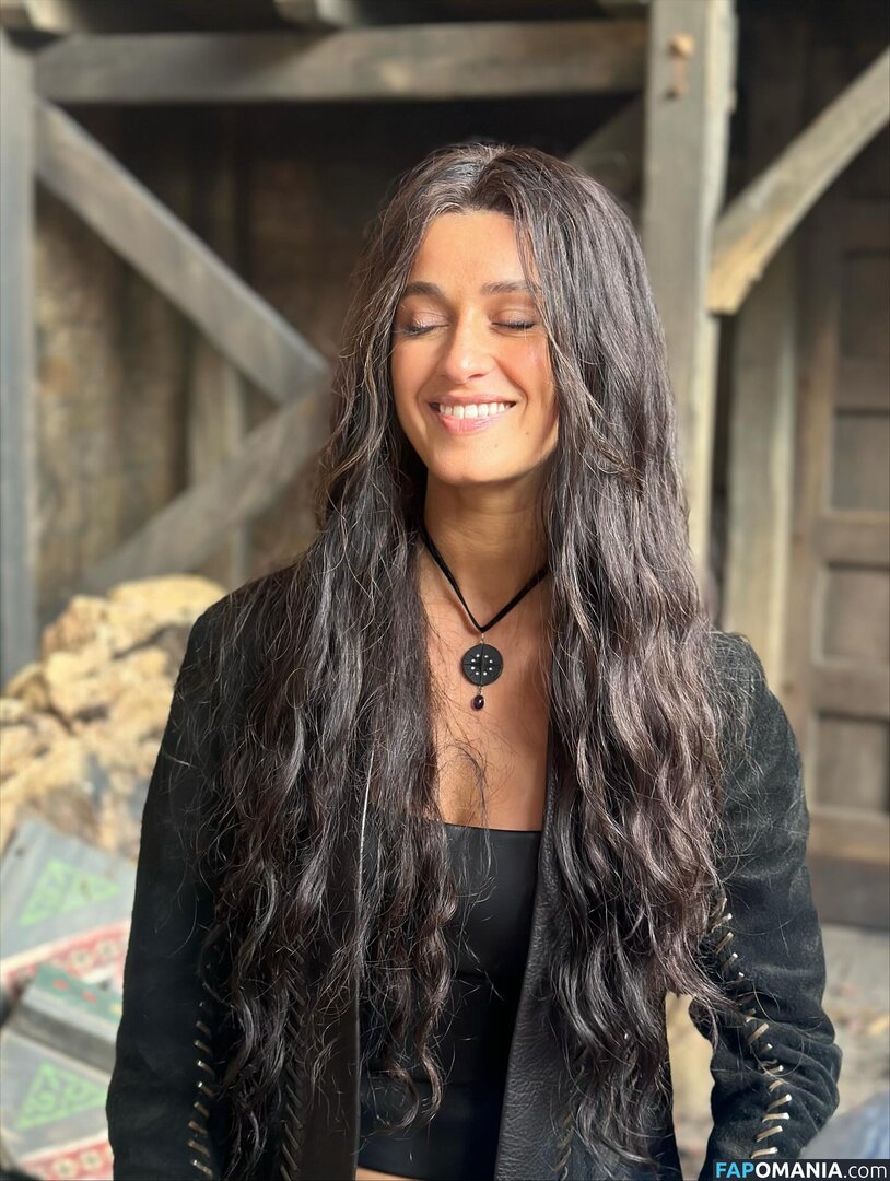 Anya Chalotra / anyachalotra Çıplak OnlyFans  Sızdırılmış Fotoğraf #1