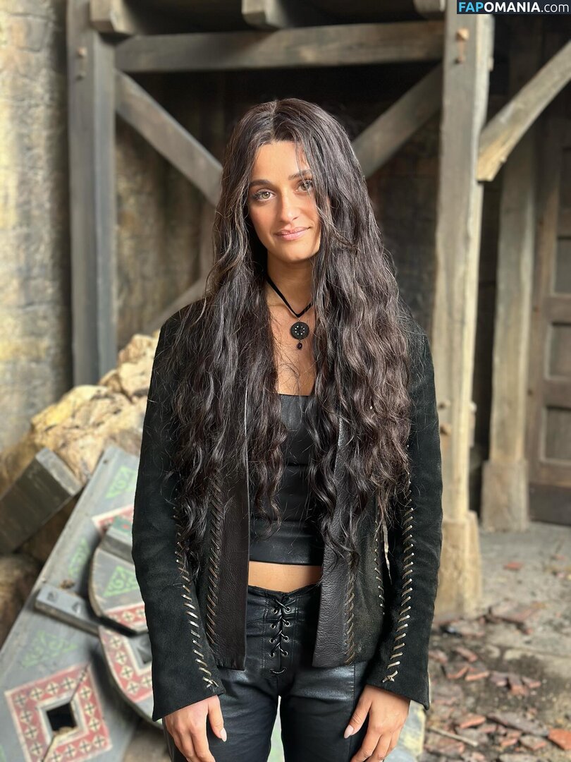 Anya Chalotra / anyachalotra Çıplak OnlyFans  Sızdırılmış Fotoğraf #4