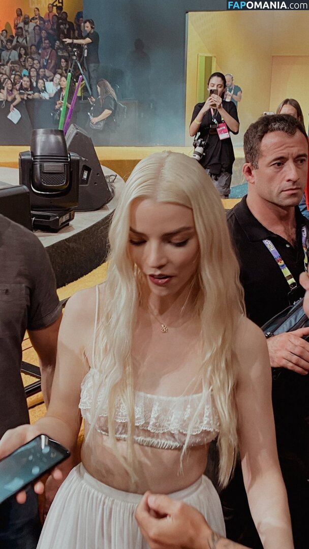 Anya Taylor-Joy / anyataylorjoy / taylorjoyvip Çıplak OnlyFans  Sızdırılmış Fotoğraf #2069