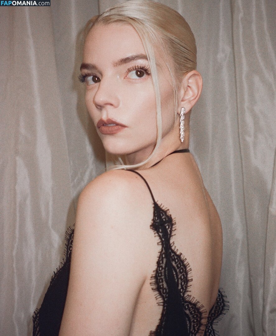 Anya Taylor-Joy / anyataylorjoy / taylorjoyvip Çıplak OnlyFans  Sızdırılmış Fotoğraf #2115