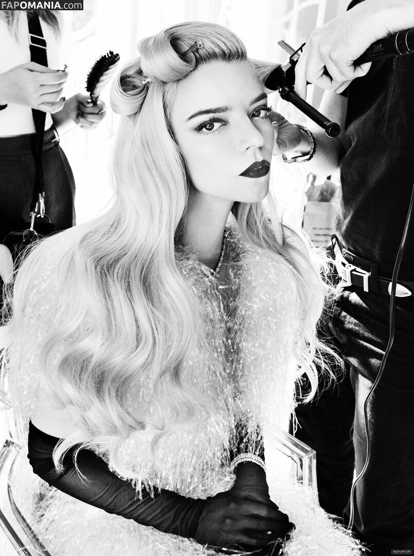 Anya Taylor-Joy / anyataylorjoy / taylorjoyvip Çıplak OnlyFans  Sızdırılmış Fotoğraf #2130