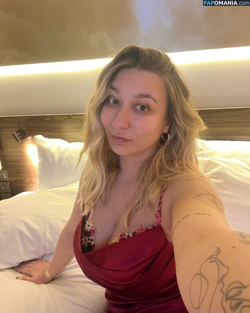 Apoline Perret / apolineprrt / shaniaperrett Çıplak OnlyFans  Sızdırılmış Fotoğraf #3