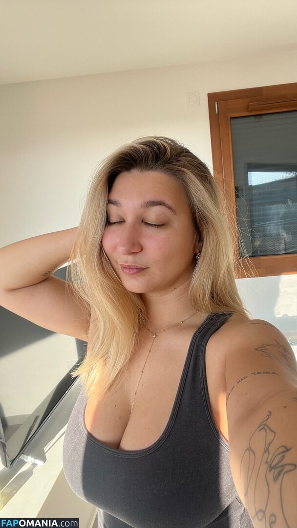 Apoline Perret / apolineprrt / shaniaperrett Çıplak OnlyFans  Sızdırılmış Fotoğraf #7