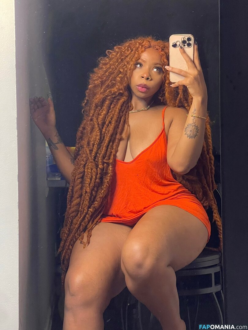 Aria Artizte / Ariaartizte / ariaxxxx Çıplak OnlyFans  Sızdırılmış Fotoğraf #5