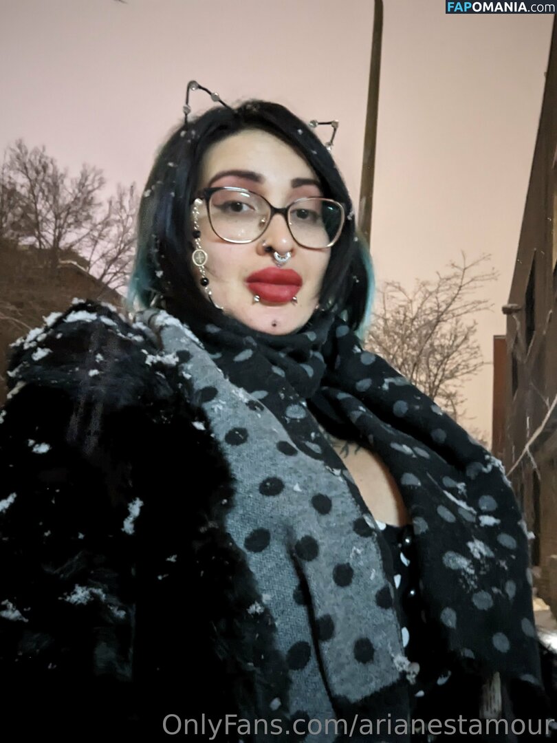 Ariane Saint Amour / ariane_st.amour / arianestamour Çıplak OnlyFans  Sızdırılmış Fotoğraf #2