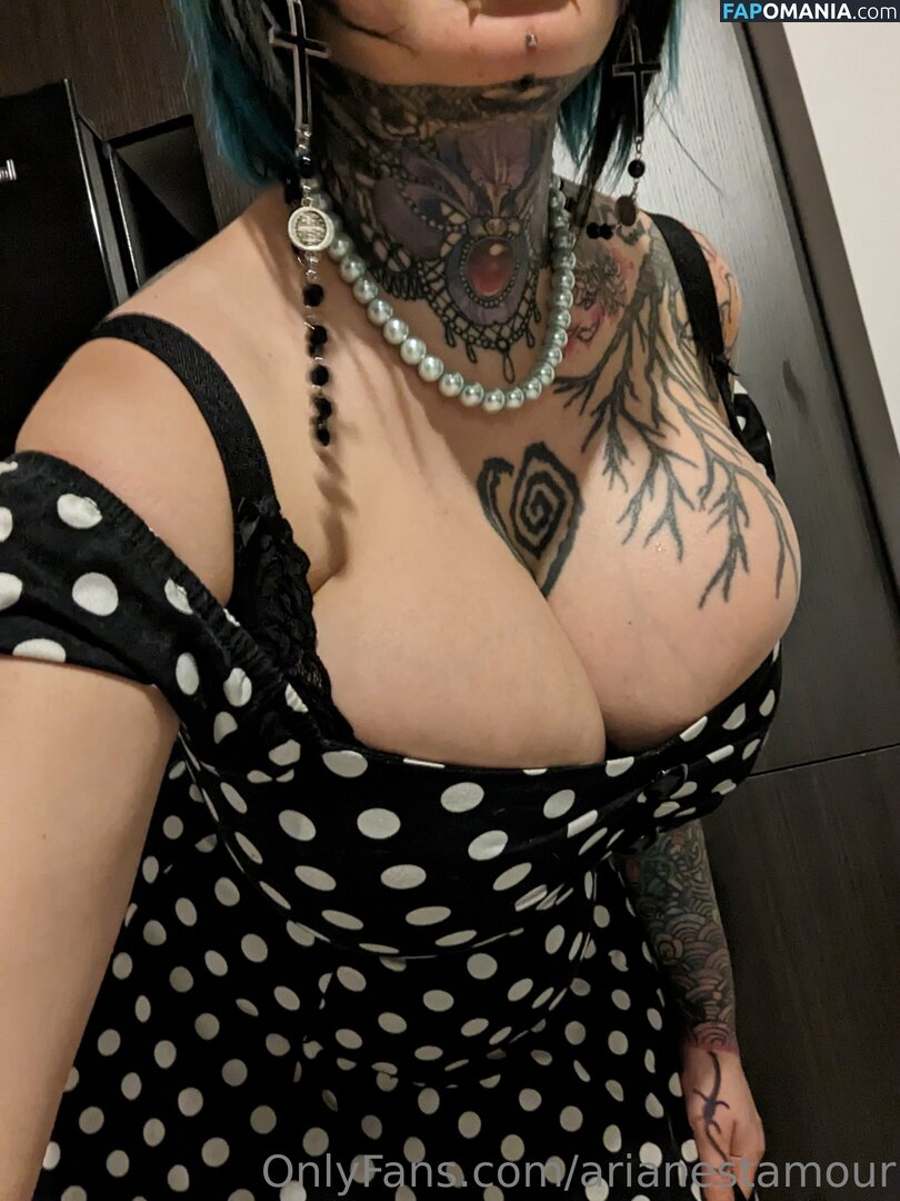 Ariane Saint Amour / ariane_st.amour / arianestamour Çıplak OnlyFans  Sızdırılmış Fotoğraf #4