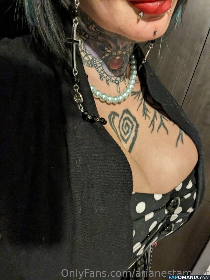 Ariane Saint Amour / ariane_st.amour / arianestamour Çıplak OnlyFans  Sızdırılmış Fotoğraf #7