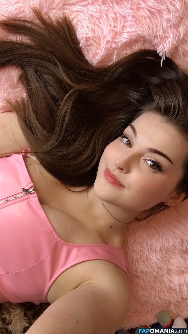 auroraiskira / kingauratv Çıplak OnlyFans  Sızdırılmış Fotoğraf #2