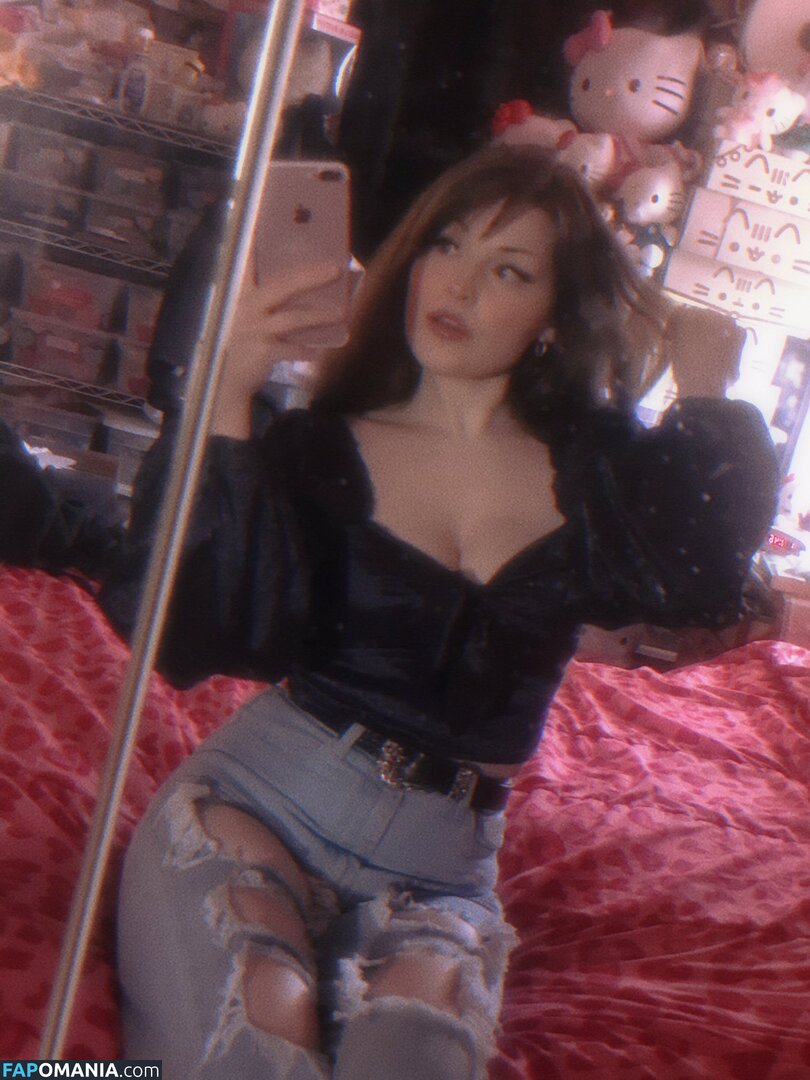 auroraiskira / kingauratv Çıplak OnlyFans  Sızdırılmış Fotoğraf #6