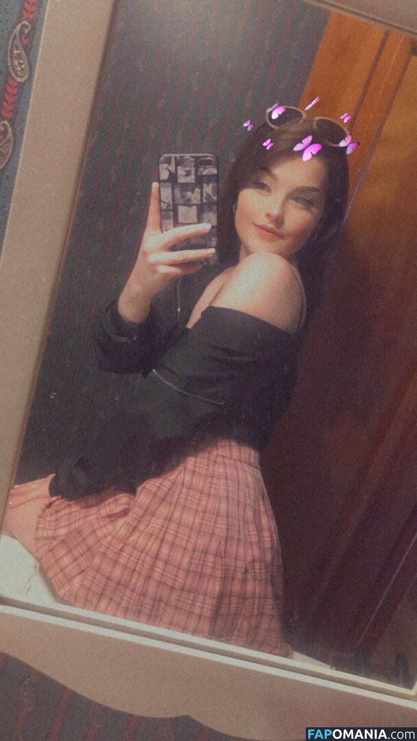 auroraiskira / kingauratv Çıplak OnlyFans  Sızdırılmış Fotoğraf #11