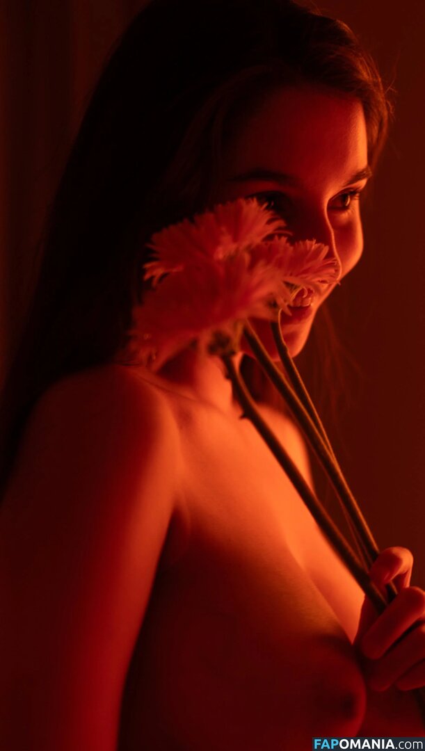 Avrelia Amaris Çıplak OnlyFans  Sızdırılmış Fotoğraf #8