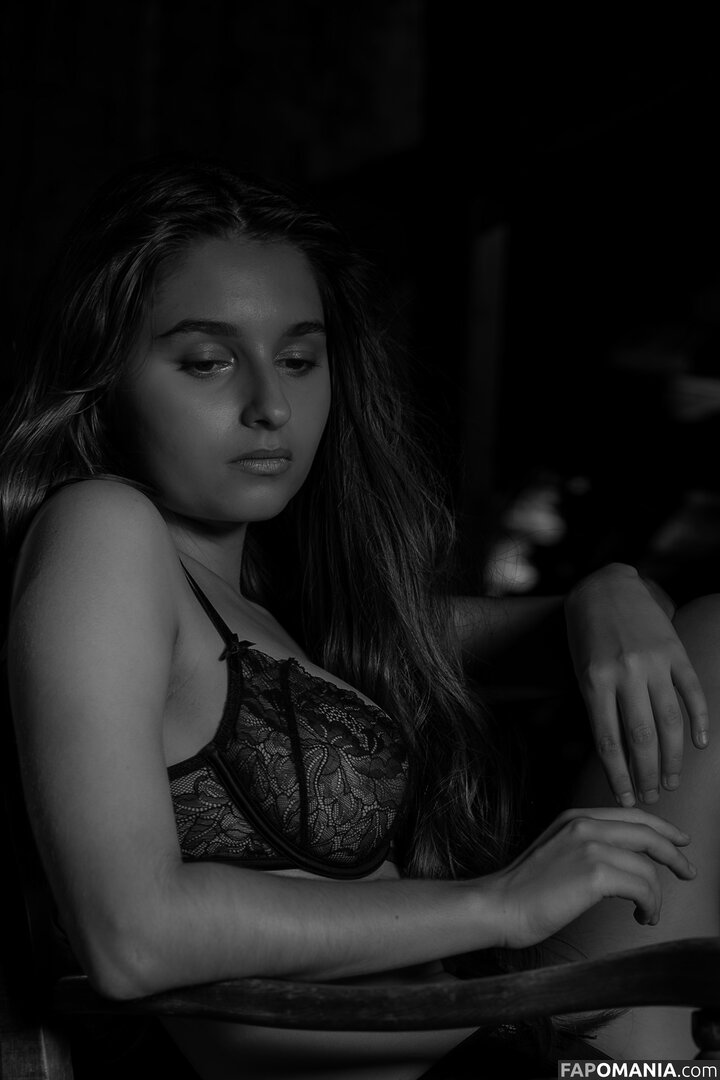Avrelia Amaris / avreliee Çıplak OnlyFans  Sızdırılmış Fotoğraf #19