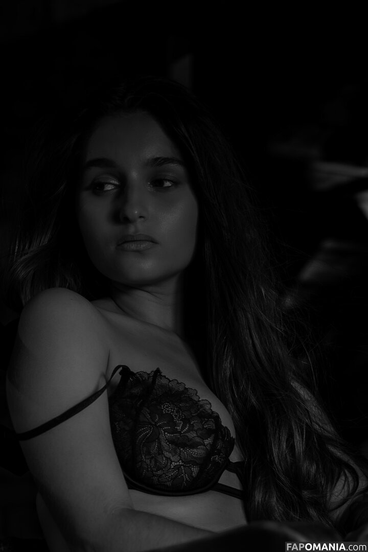 Avrelia Amaris / avreliee Çıplak OnlyFans  Sızdırılmış Fotoğraf #33