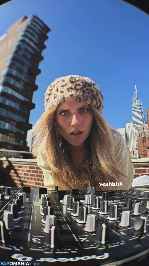 Axelle Maga / axelle.maga Çıplak OnlyFans  Sızdırılmış Fotoğraf #2