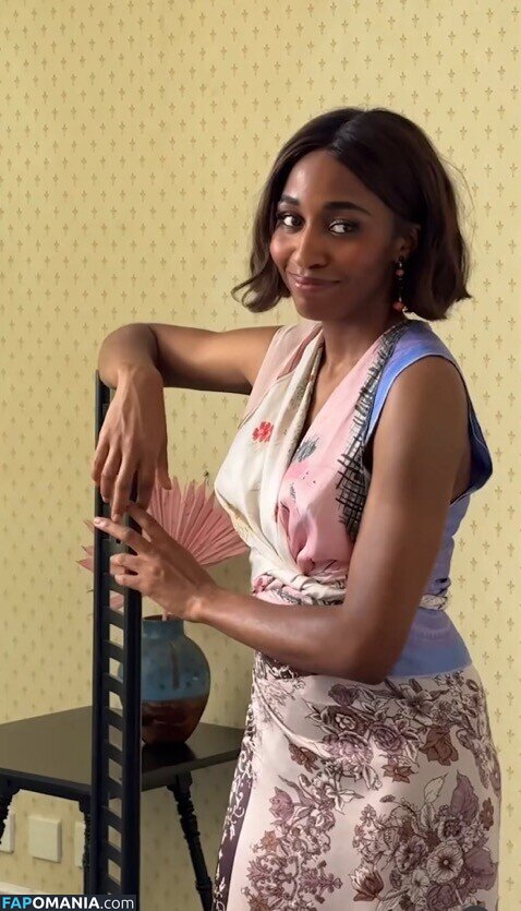 Ayo Edebiri / ayoedebiri Çıplak OnlyFans  Sızdırılmış Fotoğraf #17