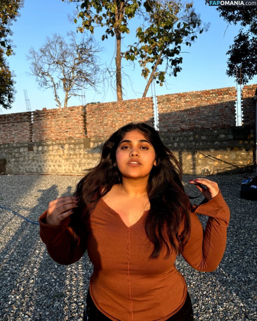 ayushi bhardwaj / ayushi_bhardwajj Çıplak OnlyFans  Sızdırılmış Fotoğraf #2