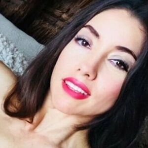 Bella De La Vega