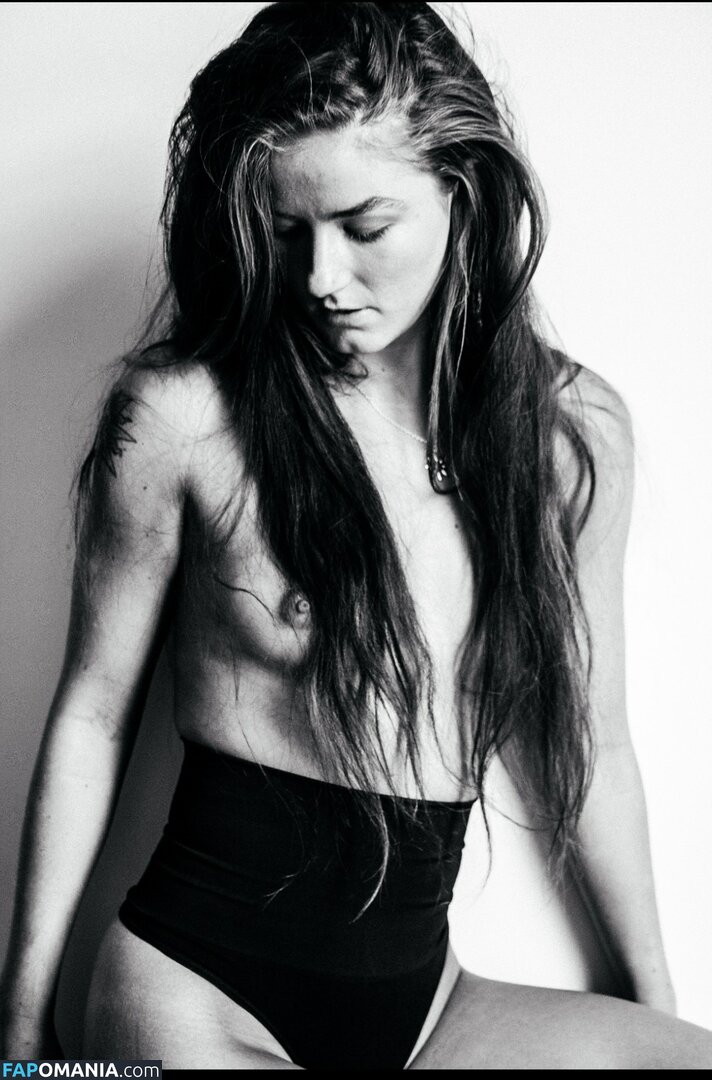 Below Deck Çıplak OnlyFans  Sızdırılmış Fotoğraf #2