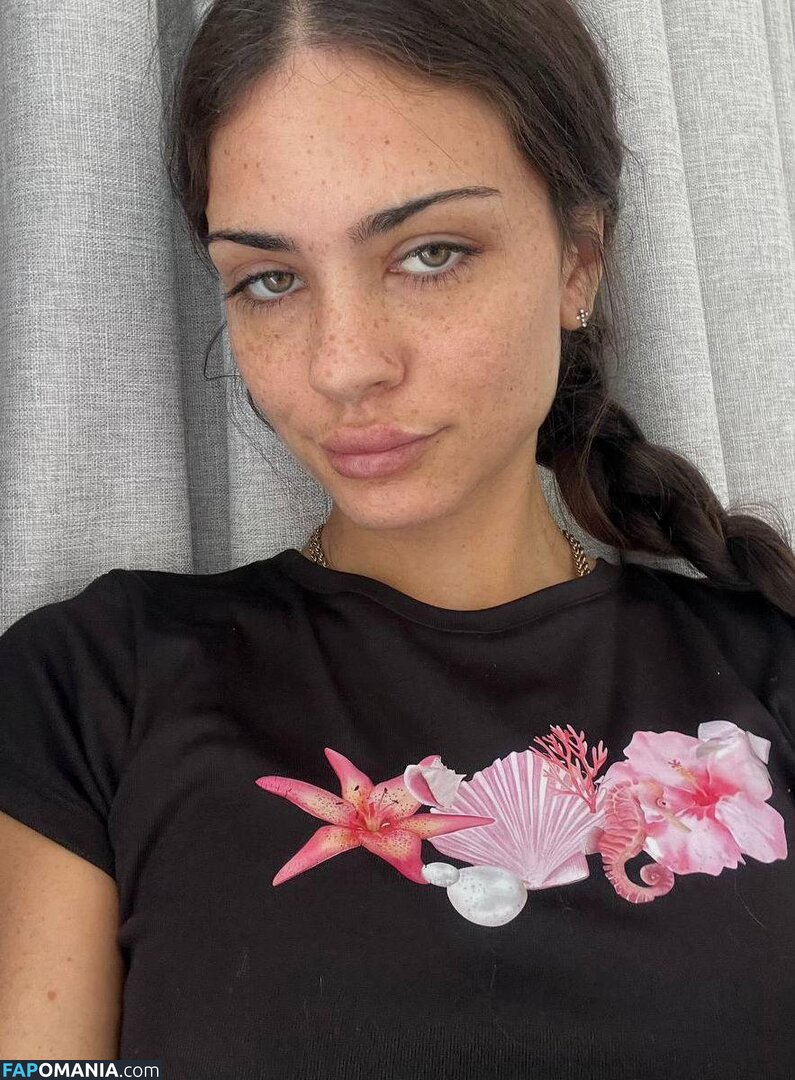 berraka Çıplak OnlyFans  Sızdırılmış Fotoğraf #17