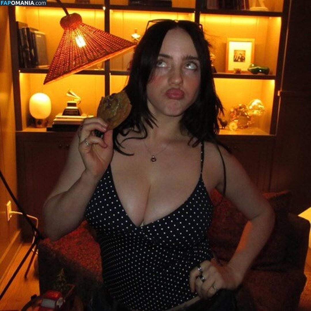 Billie Eilish / Fake / billeeilish / billieeilish Çıplak OnlyFans  Sızdırılmış Fotoğraf #2290