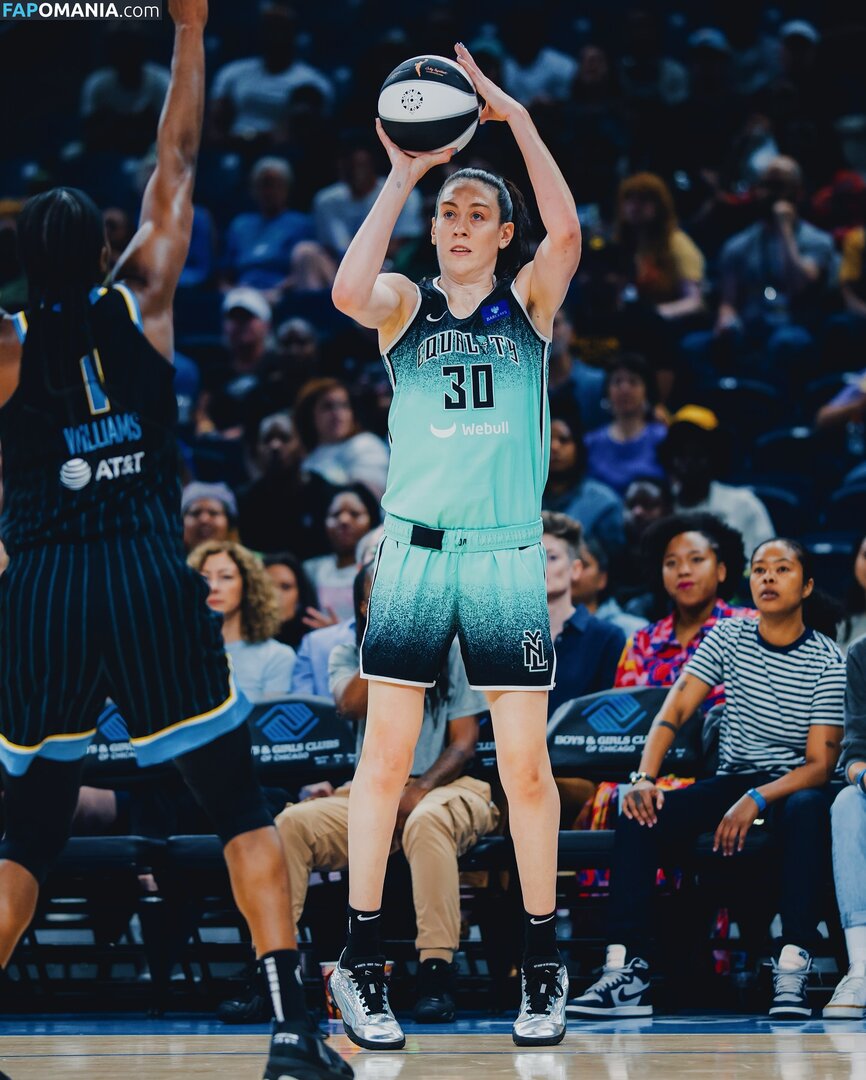 Breanna Stewart / WNBA Player / breannastewart30 Çıplak OnlyFans  Sızdırılmış Fotoğraf #5
