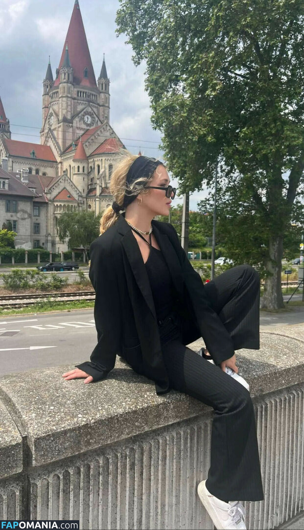 Brec Bassinger / brecbassinger Çıplak OnlyFans  Sızdırılmış Fotoğraf #15