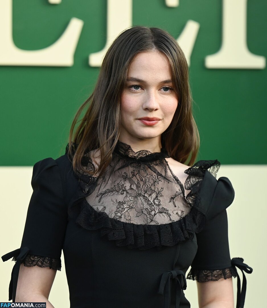 Cailee Spaeny / caileespaeny Çıplak OnlyFans  Sızdırılmış Fotoğraf #346