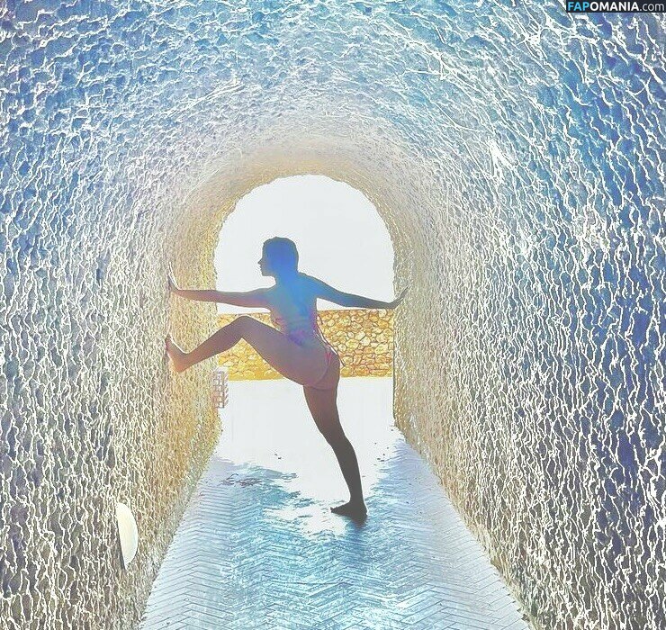 Camila Cabello / Camila_Cabello Çıplak OnlyFans  Sızdırılmış Fotoğraf #513