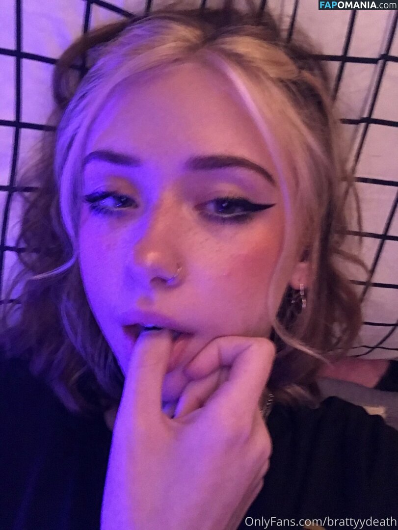 br4ttydeath / cammie / oficialcammie Çıplak OnlyFans  Sızdırılmış Fotoğraf #26