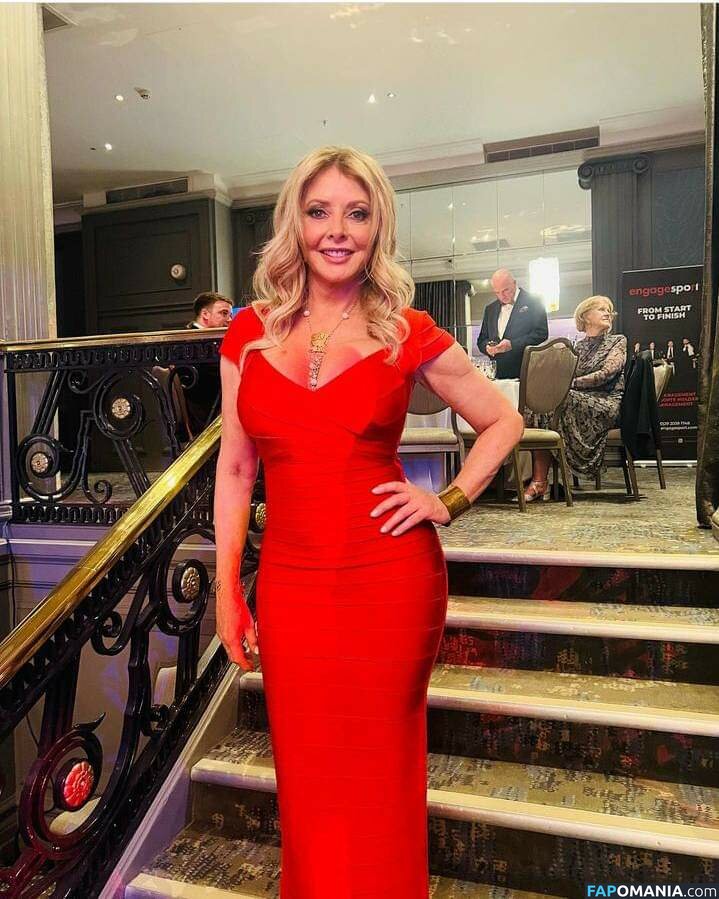 Carol Vorderman Çıplak OnlyFans  Sızdırılmış Fotoğraf #7