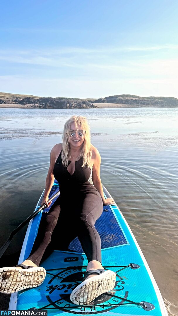 Carol Vorderman Çıplak OnlyFans  Sızdırılmış Fotoğraf #15