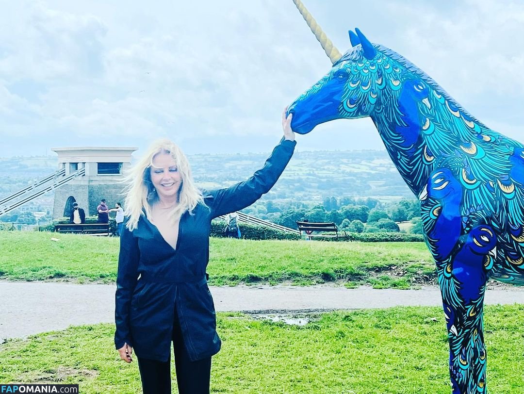 Carol Vorderman Çıplak OnlyFans  Sızdırılmış Fotoğraf #30