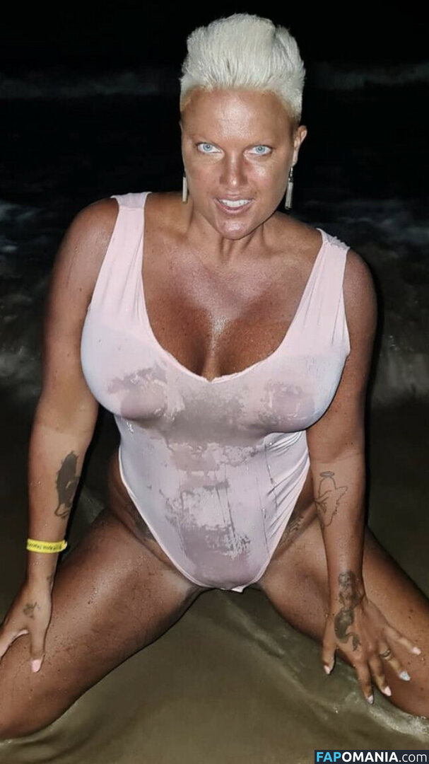 Caroline Öberg / carrooberg Çıplak OnlyFans  Sızdırılmış Fotoğraf #2