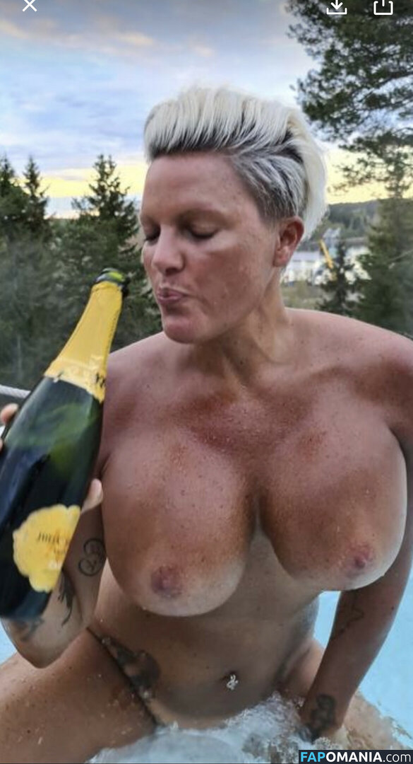 Caroline Öberg / carrooberg Çıplak OnlyFans  Sızdırılmış Fotoğraf #6