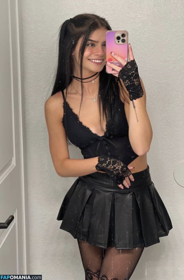 Cassiana Pozzi / cassianapozzi Çıplak OnlyFans  Sızdırılmış Fotoğraf #4