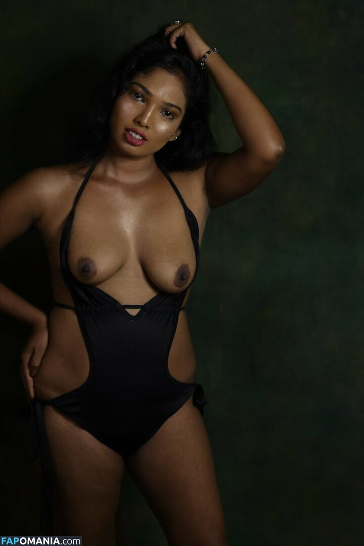 Chandrika Desai / Chandrika Passionica Çıplak OnlyFans  Sızdırılmış Fotoğraf #1093