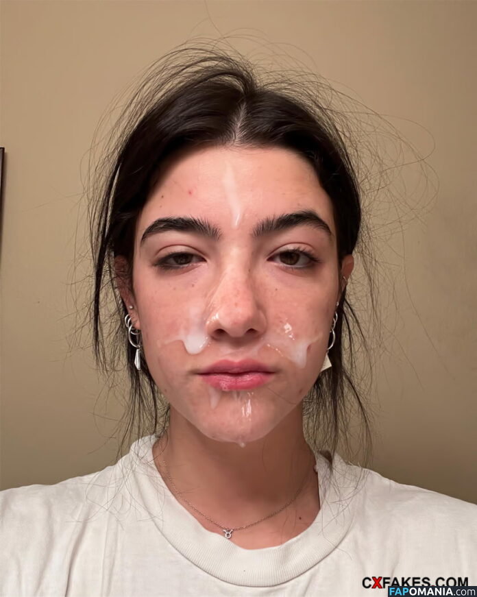 Charli D'Amelio / Charli Damelio / charlidamelio / charliesdamelio Çıplak OnlyFans  Sızdırılmış Fotoğraf #49