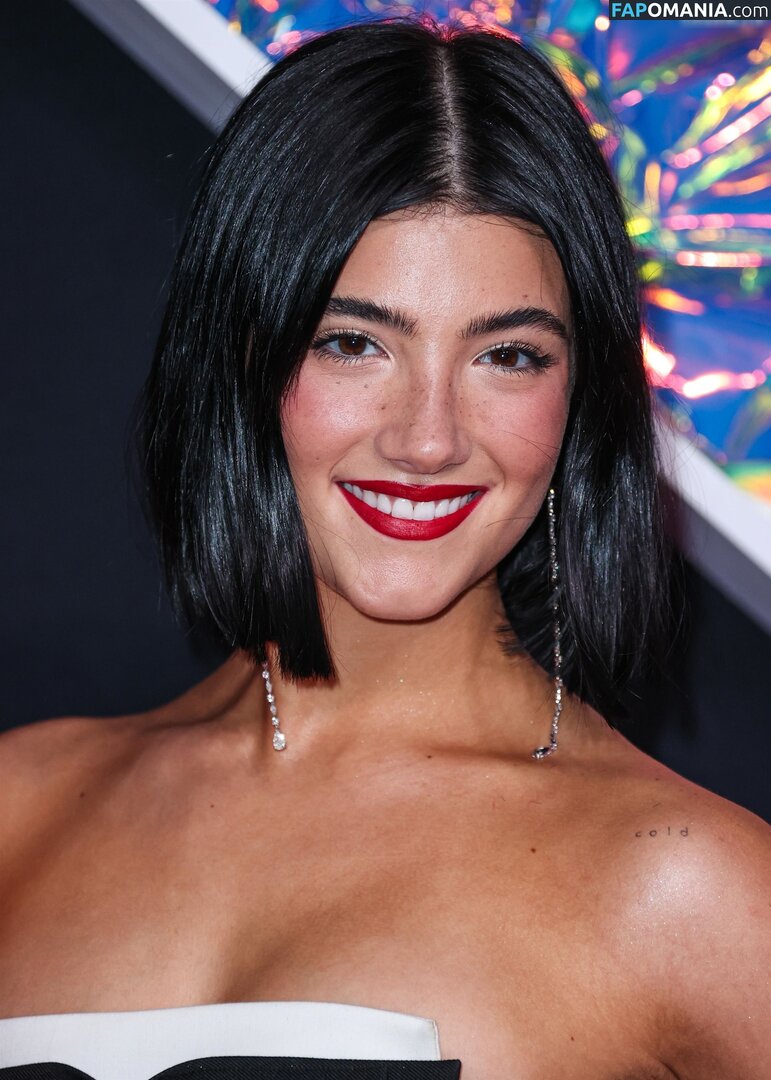 Charli D'Amelio / Charli Damelio / charlidamelio / charliesdamelio Çıplak OnlyFans  Sızdırılmış Fotoğraf #978