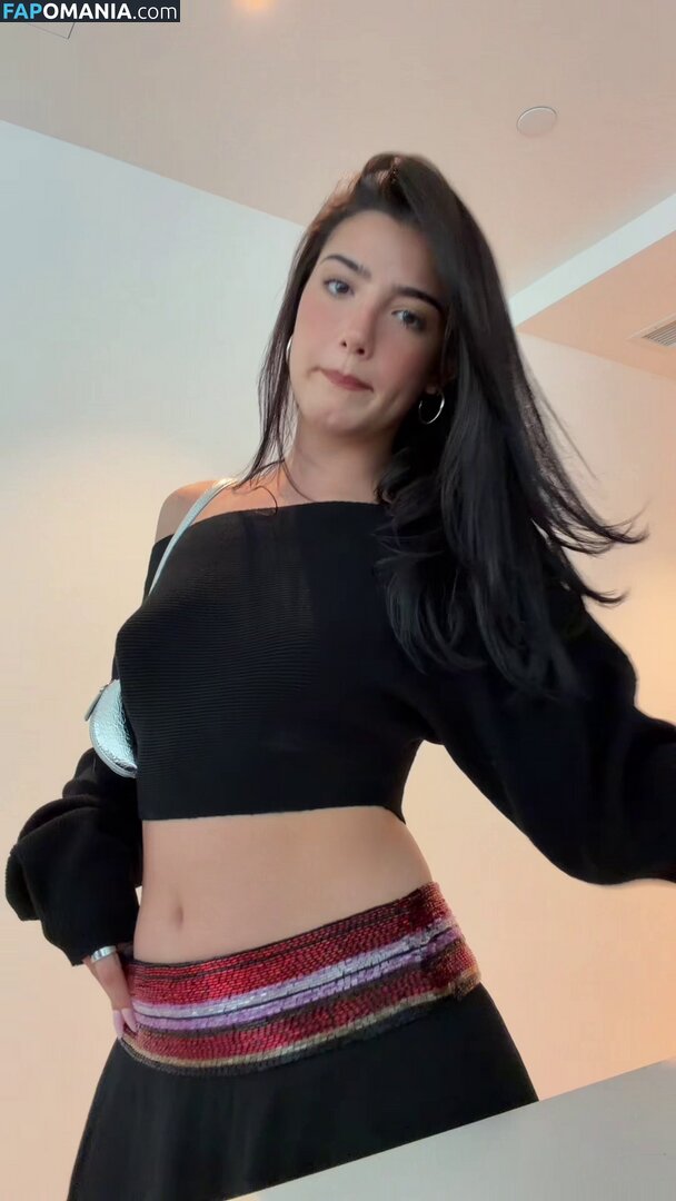 Charli D'Amelio / Charli Damelio / charlidamelio / charliesdamelio Çıplak OnlyFans  Sızdırılmış Fotoğraf #1698