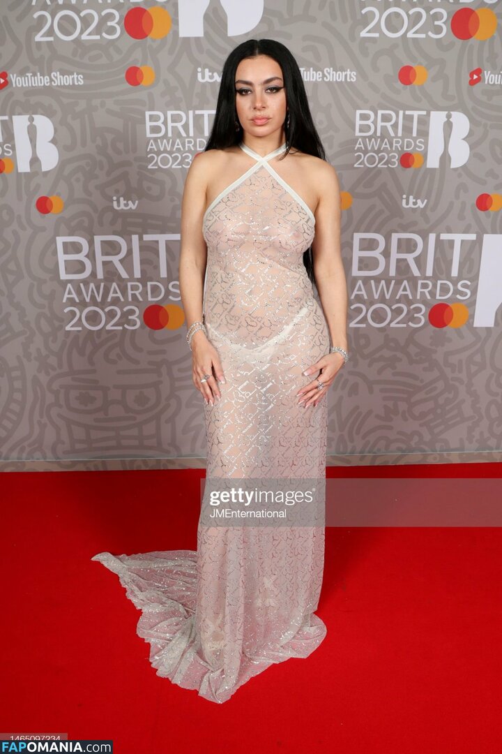 Charli XCX / charli_xcx / charlignarly / charlixcx / https: Çıplak OnlyFans  Sızdırılmış Fotoğraf #83