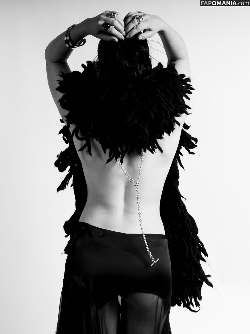 Charli XCX / charli_xcx / charlignarly / charlixcx / https: Çıplak OnlyFans  Sızdırılmış Fotoğraf #1271