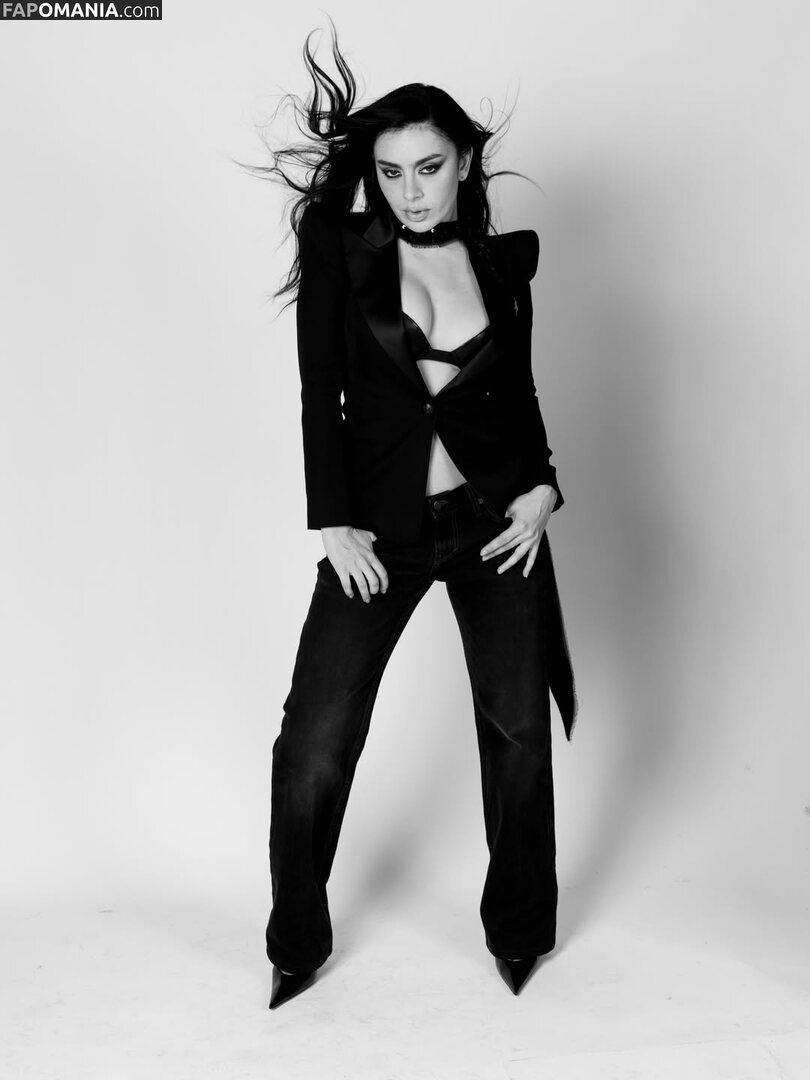 Charli XCX / charli_xcx / charlignarly / charlixcx / https: Çıplak OnlyFans  Sızdırılmış Fotoğraf #1272