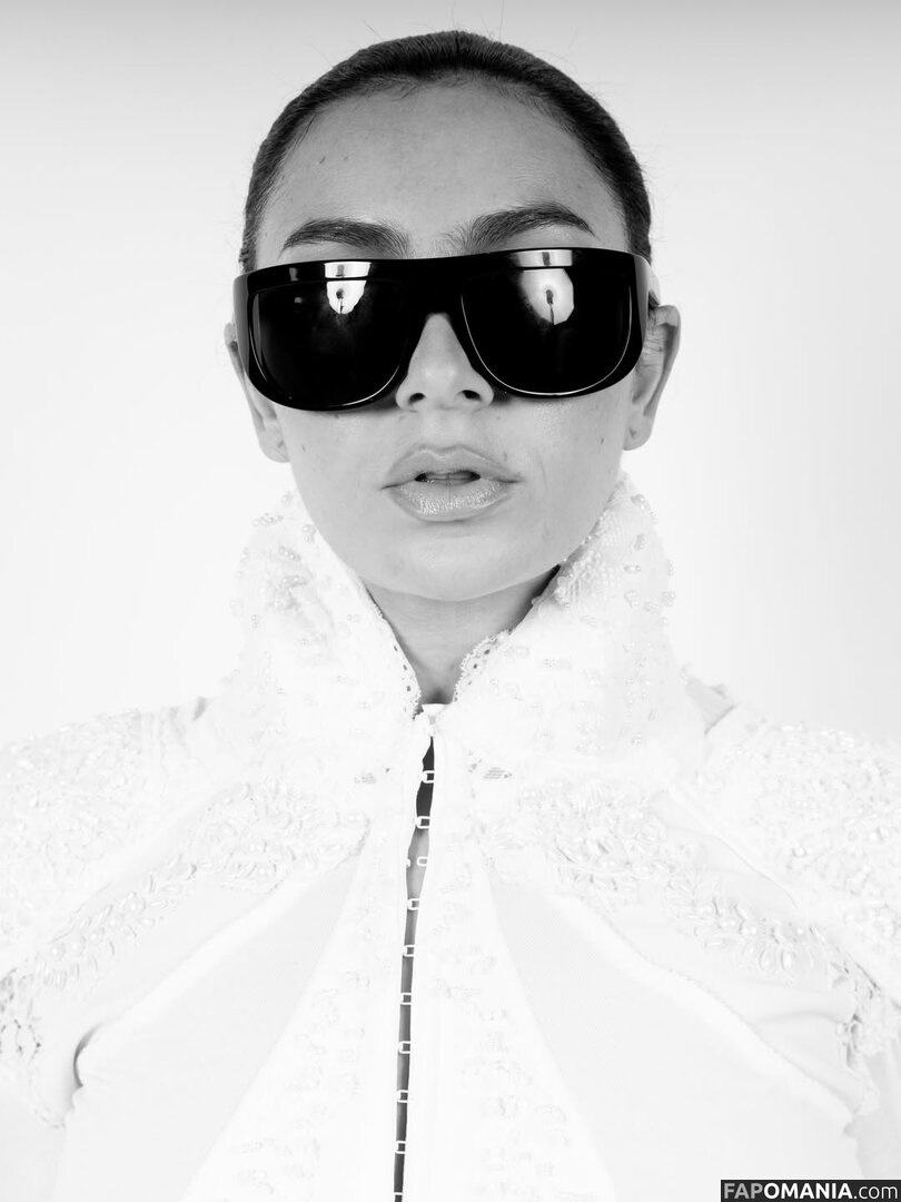 Charli XCX / charli_xcx / charlignarly / charlixcx / https: Çıplak OnlyFans  Sızdırılmış Fotoğraf #1274