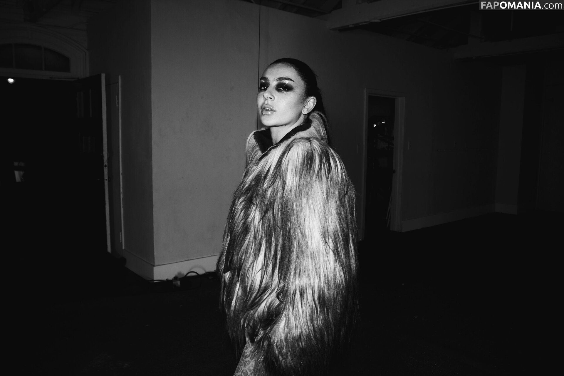 Charli XCX / charli_xcx / charlignarly / charlixcx / https: Çıplak OnlyFans  Sızdırılmış Fotoğraf #1280