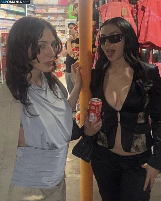 Charli XCX / charli_xcx / charlignarly / charlixcx / https: Çıplak OnlyFans  Sızdırılmış Fotoğraf #1288