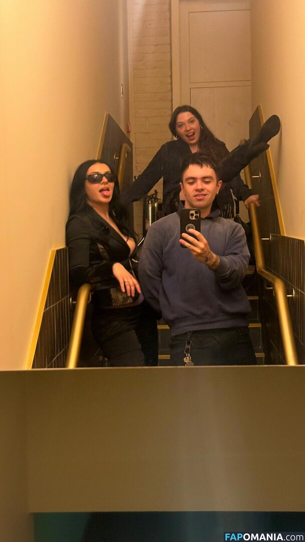 Charli XCX / charli_xcx / charlignarly / charlixcx / https: Çıplak OnlyFans  Sızdırılmış Fotoğraf #1296