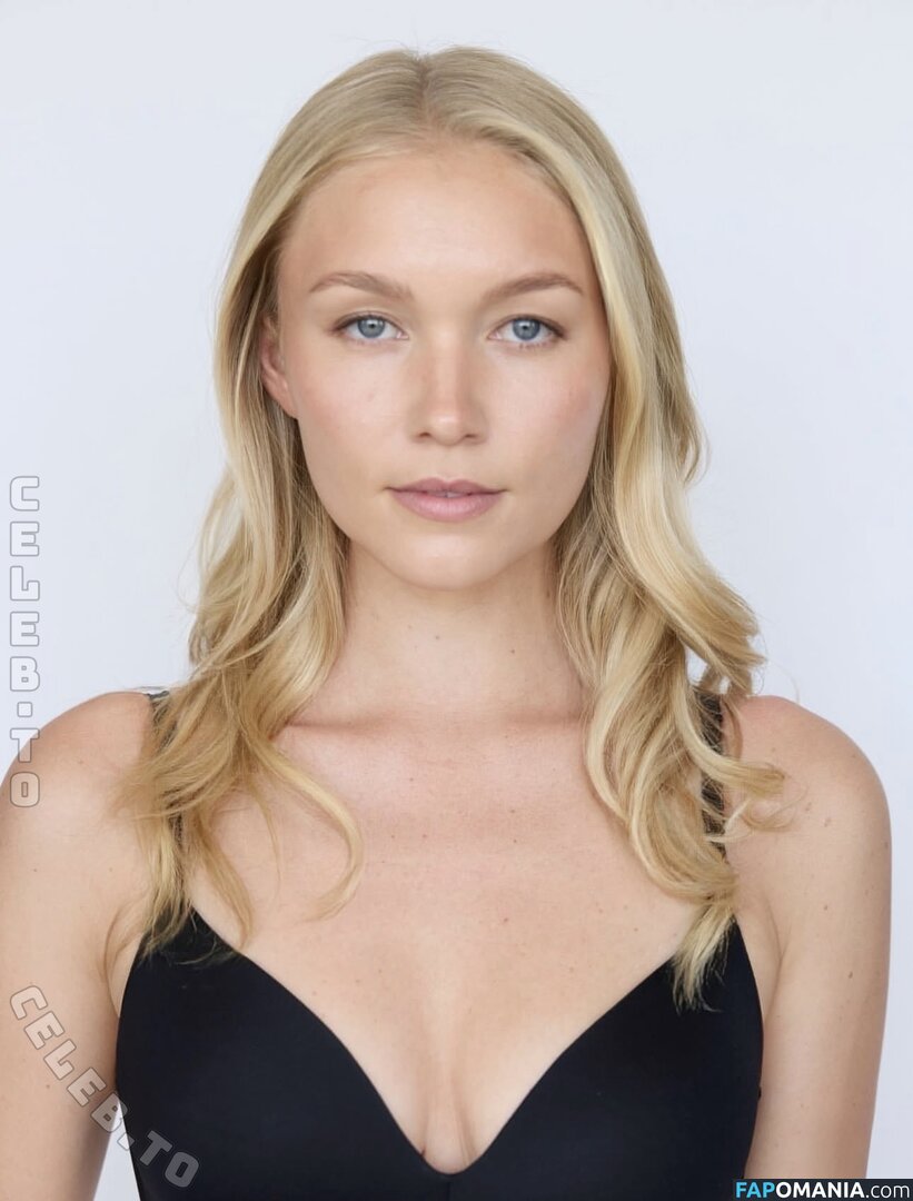 Chiara Schmitt / chiaracs_ Çıplak OnlyFans  Sızdırılmış Fotoğraf #4