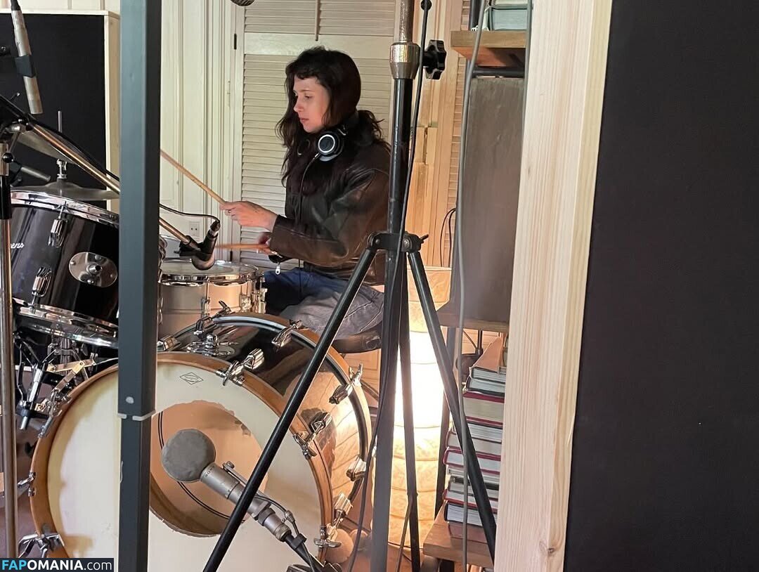 Claire Cottrill / Clairo Çıplak OnlyFans  Sızdırılmış Fotoğraf #75